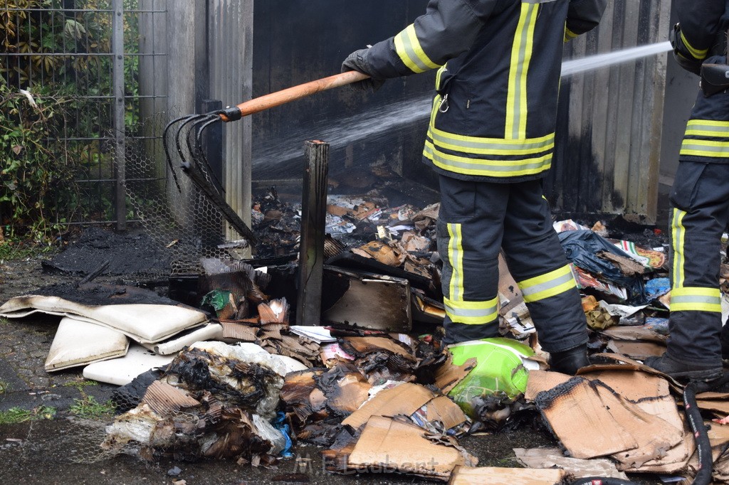 Feuer Koeln Vingst Wuerzburgerstr P06.JPG